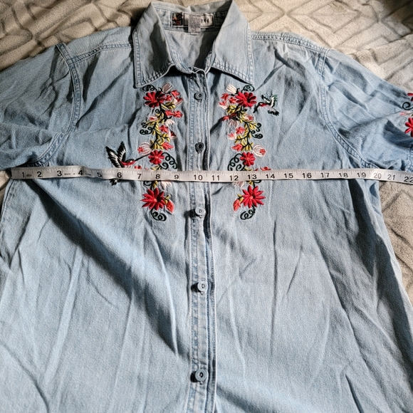 Vintage Passion-I Womens Denim Button Down Embroidered Short Sleeve Shirt Size M - Picture 4 of 8